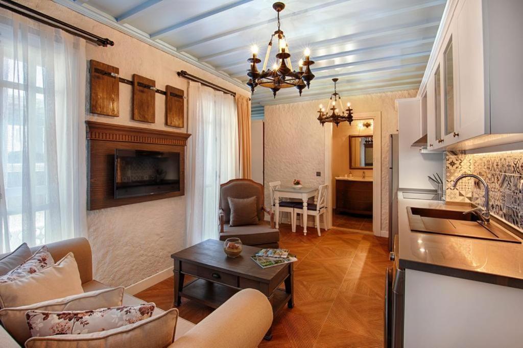 Petite Boutique Hotel Ildiri Bagian luar foto