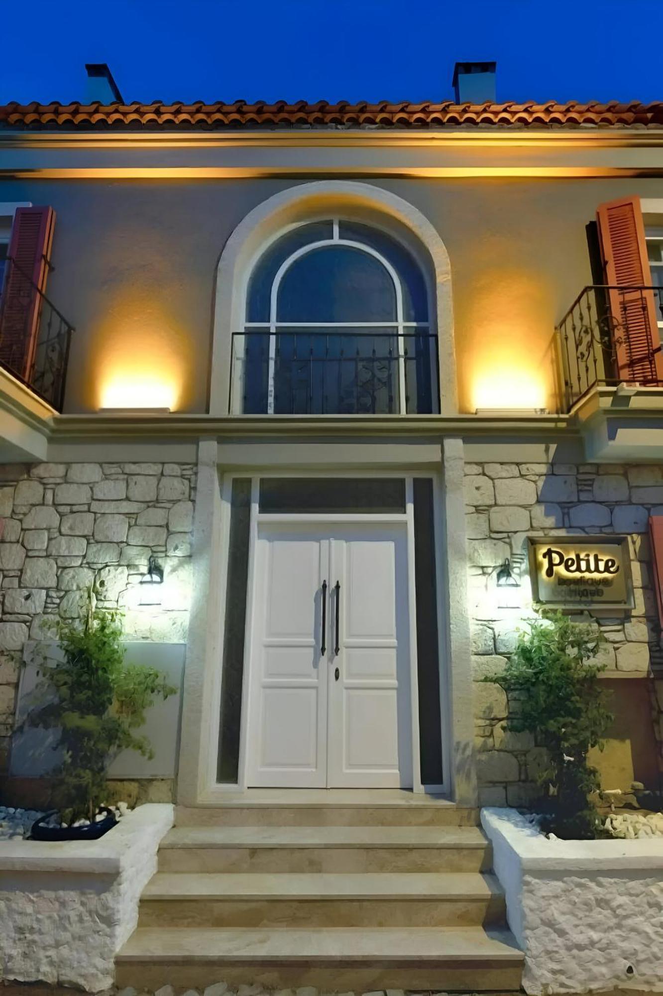 Petite Boutique Hotel Ildiri Bagian luar foto